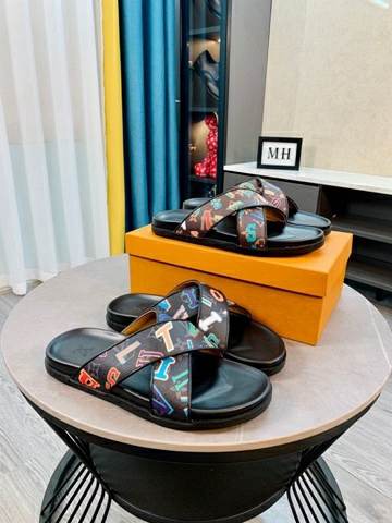 Picture of LV Slippers _SKU706989171612041